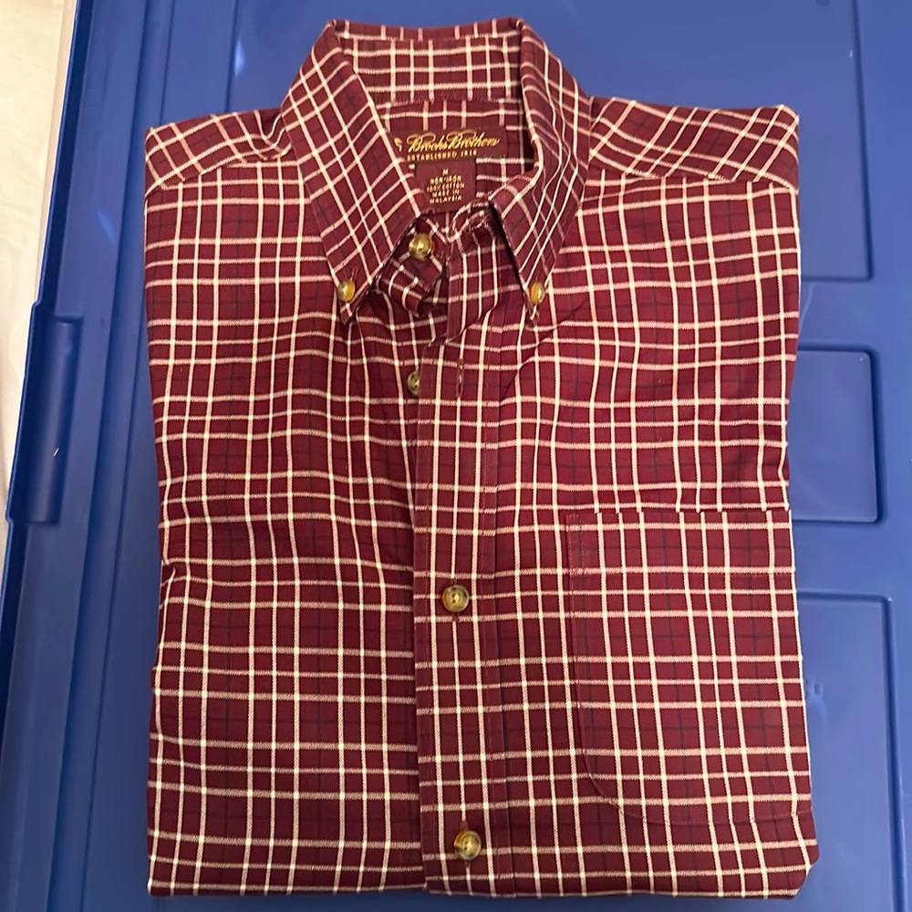 BROOKS BROTHERS BOYS LONG SLEEVE COTTON BUTTON DOWN SHIRT IN MAROON AND YELLOW